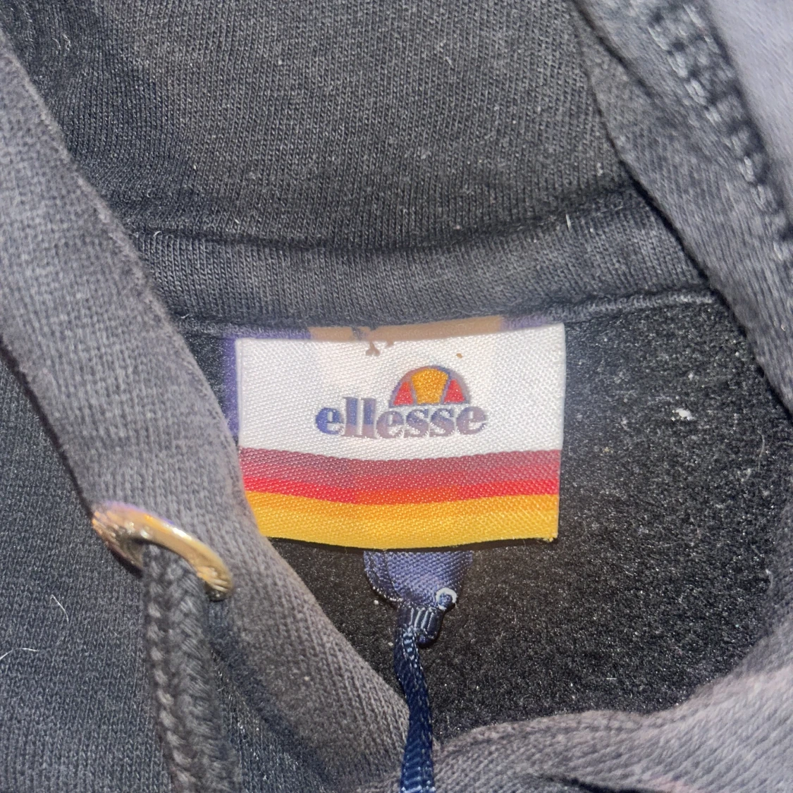 Svart hoodie från Ellesse - 2