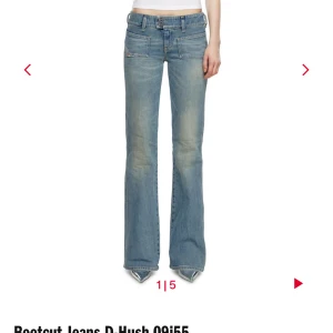 Diesel lågmidjade boocut jeans  - Lågmidjade boocut jeans ifrån diesel i storlek 25 och längd 32. Som referens så är jag 170 och har xs. Nypris 2000. Skriv vid frågor.