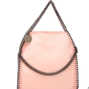 Stella McCartney - Säljer min Stella Mccartney liknande väska. Som ny! Skriv för egna bilder.