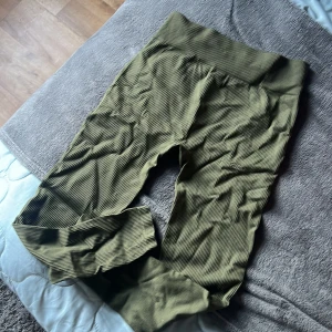 Olivgröna ribbade leggings från Lager 157  XL - Training Leggings  XL