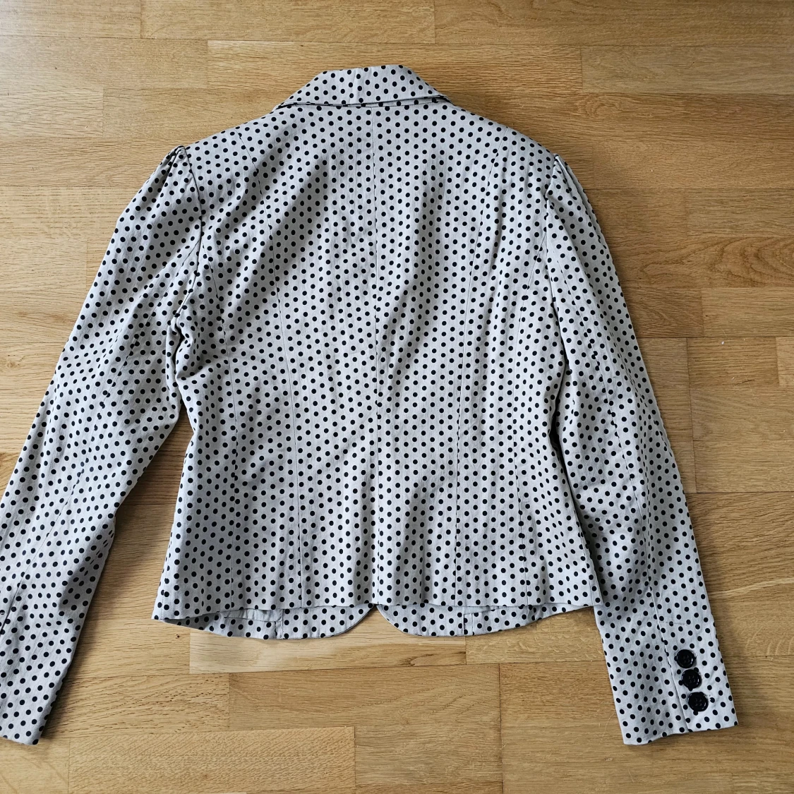 Prickig kavaj från Fishbone - 1