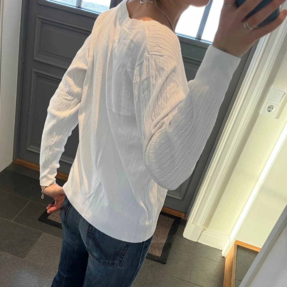 Vit stickad tröja  - 2