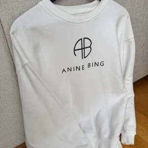 Anine bing sweatshirt  - Nyskick. Storlek L men passar oversize s på mig.