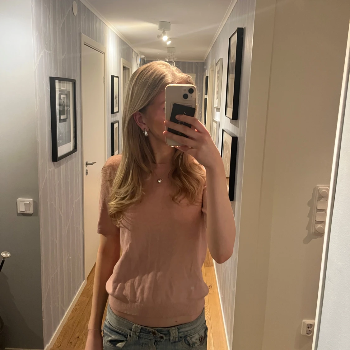 Rosa stickad T-shirt