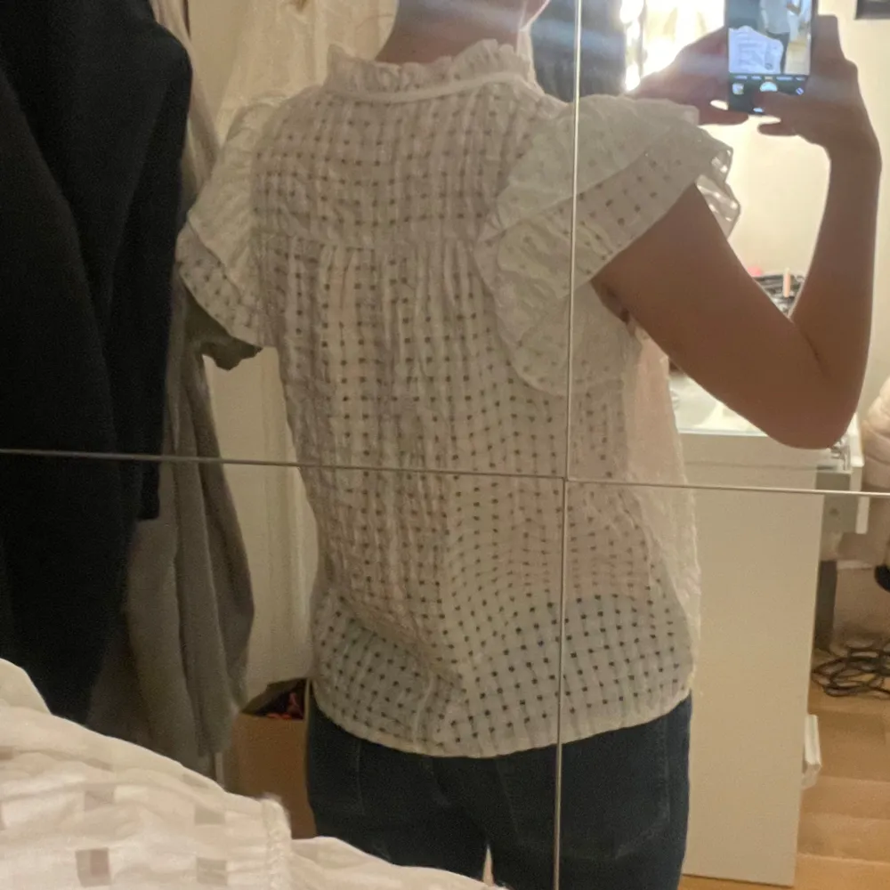 Så snygg blus. Står ingen storlek men den passar mig som är xs/s. Puserot.