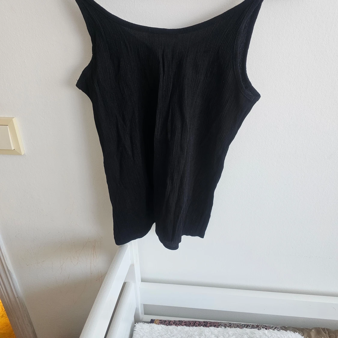 Svart ribbad linne från Amber - 91