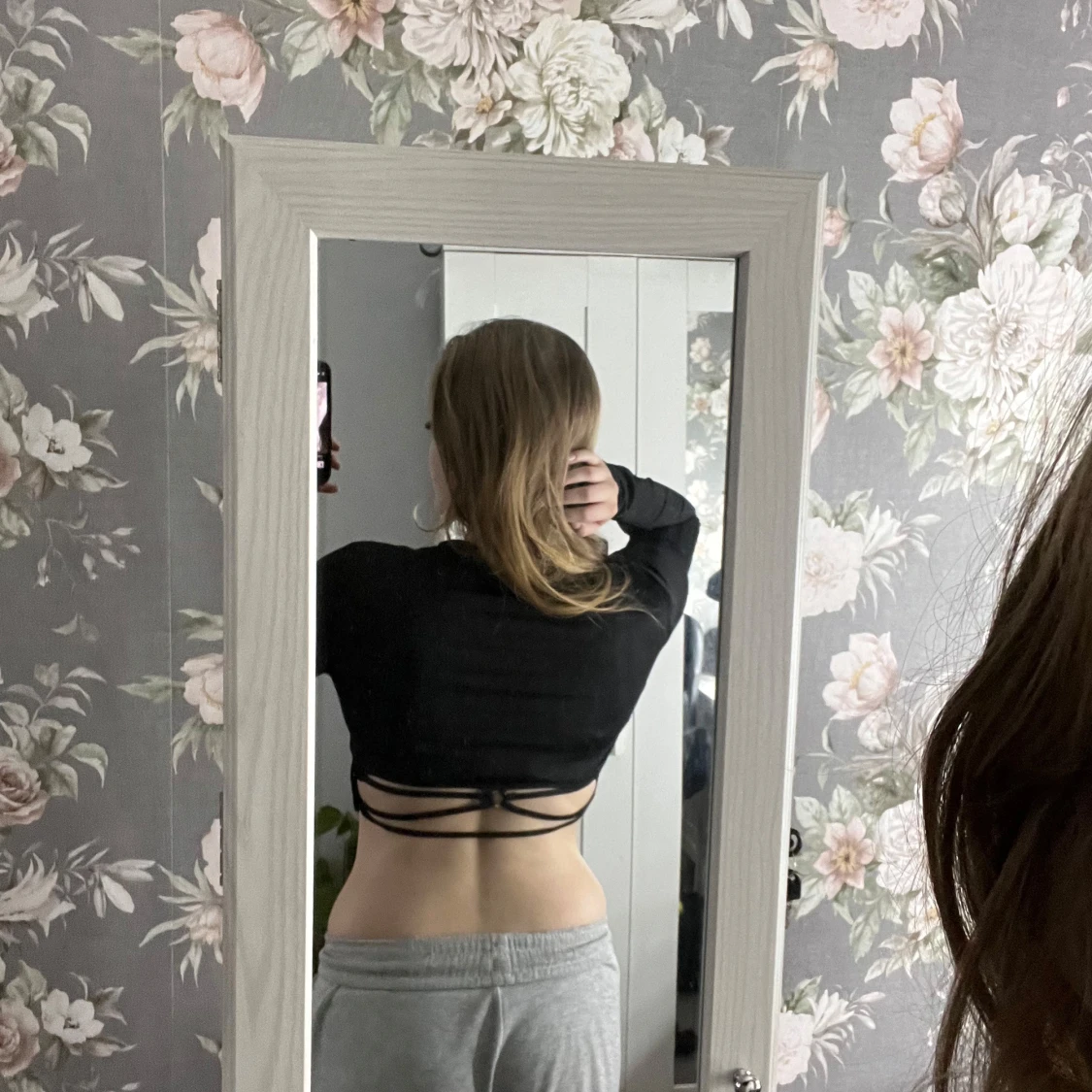 Svart croppad topp med snörning - 90