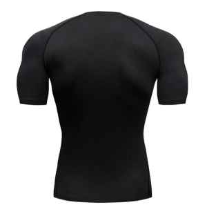 Svart tight t-shirt - Snygg svart tight t-shirt med korta ärmar. Perfekt för träning eller en casual look. Enkel design som passar till det mesta.