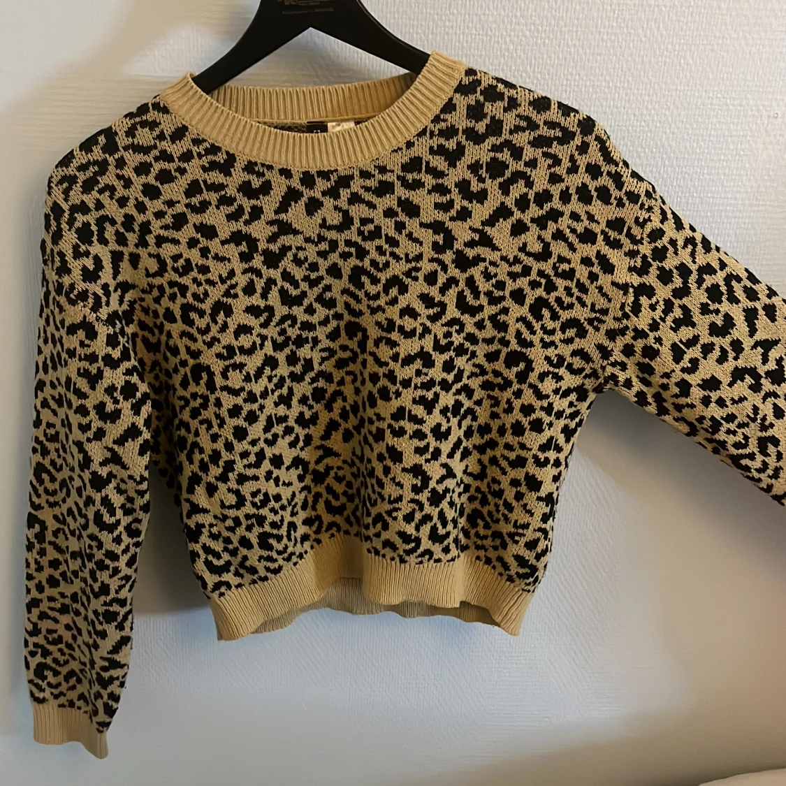 Stickad leopardtröja  - 91