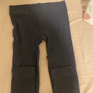 Gym byxor - Tränings byxor från hm. Stretchigt material passar alla storlekar.