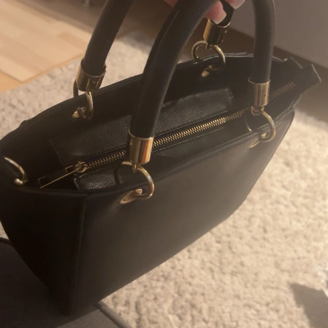 Svart hand väska  - 90