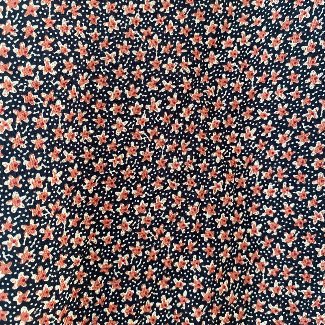 Blommig blus i viskos i strl 42 från Minus redefining Scandinavia - 91