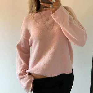 Rosa stickad tröja - Mysig tröja i uppskattad storlek M🎀💕