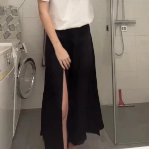 satin omlottkjol - jättefin satin kjol som knyts omlott 