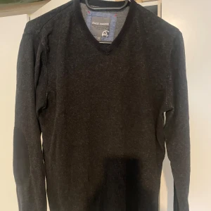 Race Marine långärmad  - 10/10 skick och knappast använd, är öppen för byten oxå. 