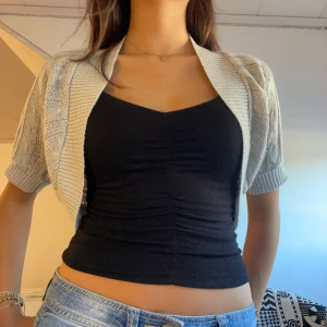 Bolero - Silvrig/grå, bra skick 🤗❤️