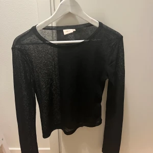 Genomskynlig tröja - Helt ny
