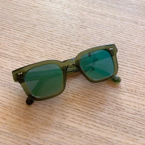 Chimi 04 kiwi solglasögon - Chimi modell 04 i färgen kiwi. Fint skick! Har tyvärr inte fodralet kvar. 