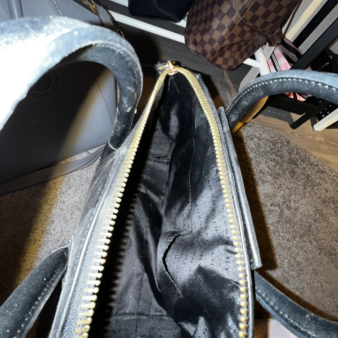 Märkes väska  - 90