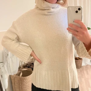 Stickad polotröja  - Super fin och gosig💕