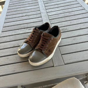 Lanvin  - Säljer ett par snygga lanvin, box och dustbag finns ej. Storlek: 42-43