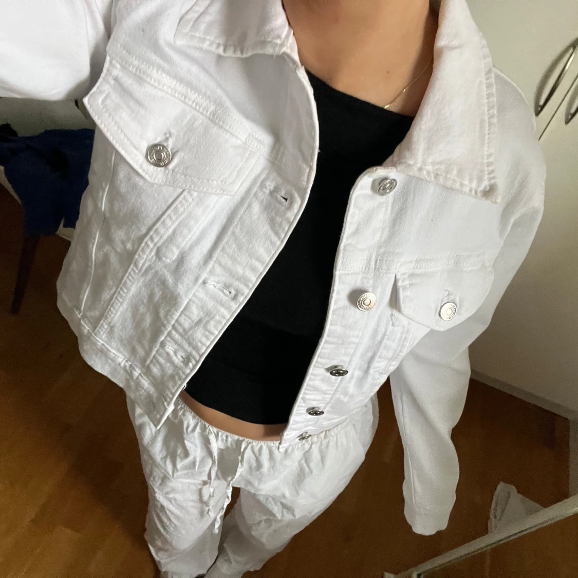 Vit croppad jeansjacka