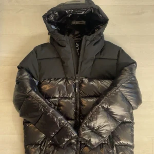 Replay Vinterjacka  - Riktigt fet helt ny oanvänd Replay jacka perfekt till vintern! Nypris runt 3500kr.