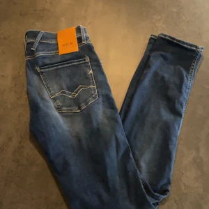 Replay Anbass Hyperflex - Helt oanvända mörkblå replay anbass hyperflex! Nypris 1700kr