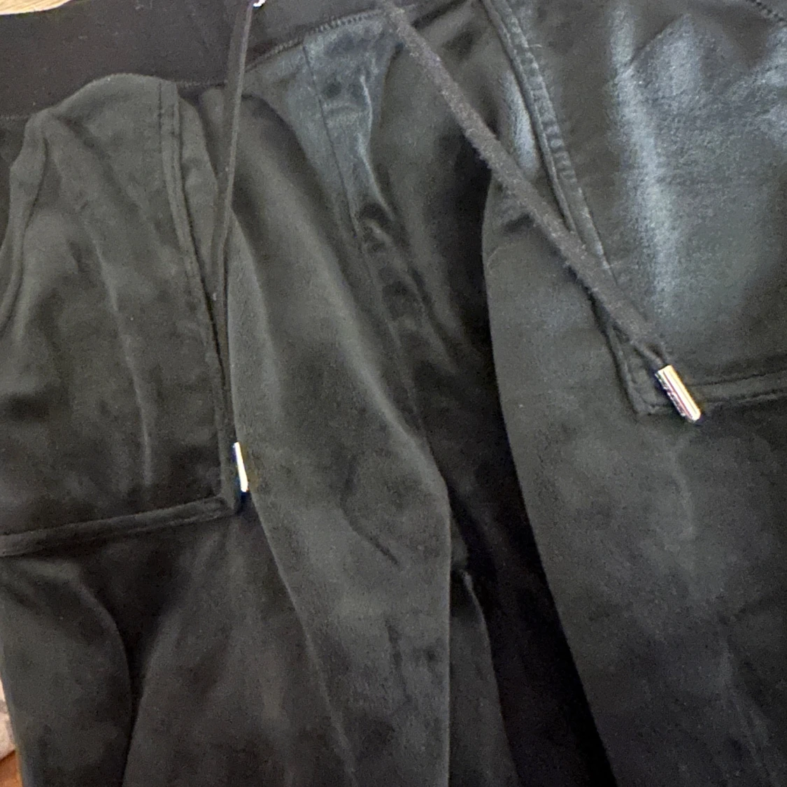 Svarta mjukisbyxor från Juicy Couture - 91