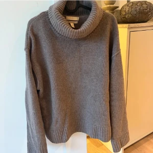 Ull/kashmir tröja - Superfin tröja i ull/cashmere från HM, storlek S. Superskön och varm till hösten/vintern!