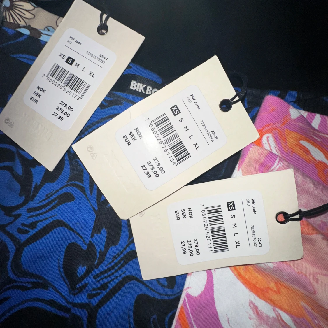 Färgglada byxor från Bik Bok helt nya - 91