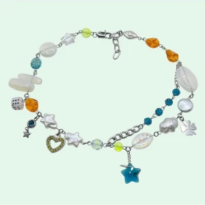 handgjort halsband  - material inkl: rostfritt stål, sötvattenspärlor, opalit, tjeckiska glaspärlor m.m. 🔗 längd går att få custom vid önskemål ⭐️ köp via plick eller instagram ! 