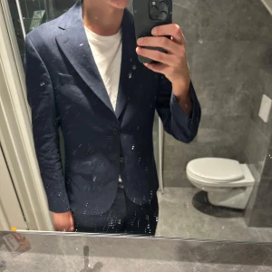 Zara linne kavaj - Helt oanvänd linne kavaj med tillhörande kvitto. Kavajen köptes ny för 1300kr