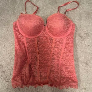 Korsett Topp - Säljer denna as coola rosa korsettoppen⭐️