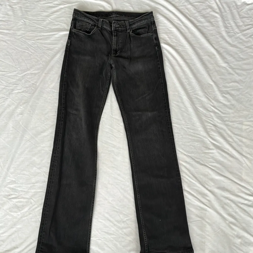 Säljer dessa feta Gant jeans eftersom de inte passar mig. Strl S-M slim fit. Använd fåtal gånger.. Farkut & Housut.