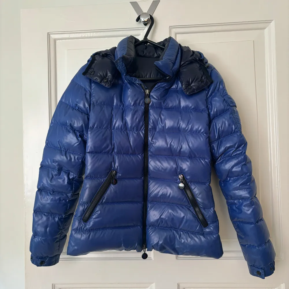 Moncler jacka i modellen Bady. Storlek 1.. Takit.