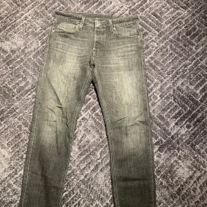 Jack & Jones jeans - Modell Mike/comfort. Sitter som slim/tapered. Väldigt sköna och inga skador. 32/34