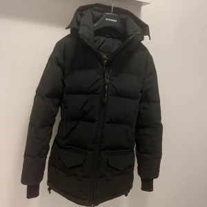 Canasta goose  - Äldre modell, fint skick Lite för stor på mig