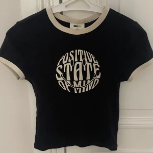 T-shirt - Ihana t-paita! Käyttämätön, kaapissa vain seisoskellut. H&M x Smiley