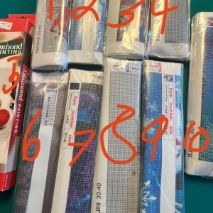 Olika Diamond painting - Säljer 10 olika diamant målningar allt ingår skriv privat för bilder. Finns bild på 1,3,7, 6. Skriv för närmare bilder på 2,4,5,8,9 och 10