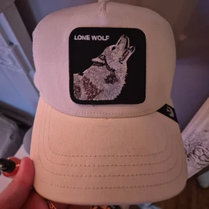 Jätte fin the farm keps  - En jätte fin the farm keps är använt 1 gång ny pris 700 Pris kan dikuteras 