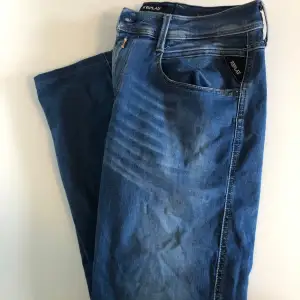 Säljer nu dessa Replay jeans i storlek 30 för endast 499! 