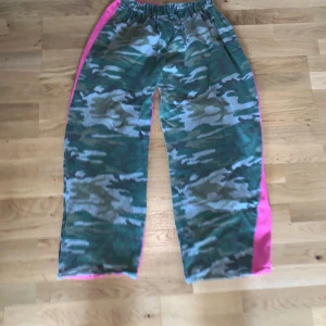 Handsydda mjukisbyxor  - Super finna mjukisar som jag har sytt på syslöjden dom är förre baggy 