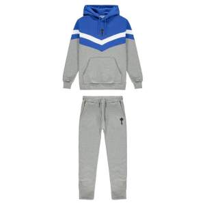  En sällsynt tracksuit av det eftertraktade UK märket trapstar.  Just denna tracksuiten har man sätt på bland annat central cees instagram konto.