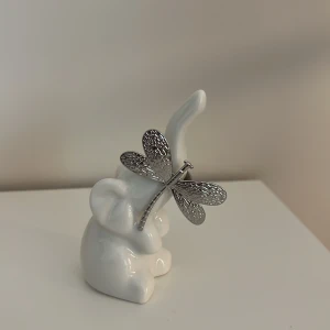 Silver ring - Säljer denna söta ring i formen av en trollslända💕 rostfritt silver men skulle ändå vara försiktig med att blöta den