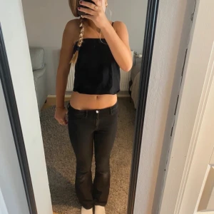 Low waist jeans - De är i bra skick inga skråmor eller fläckar.  