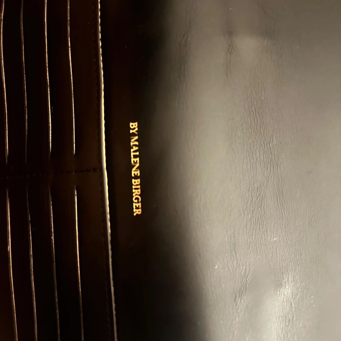 Svart och vit mönstrad väska - 93