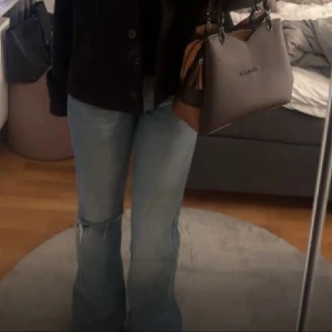 Jeans - Fina jeans från gina 36/38  Använd 1 gång