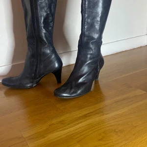 Wera stövlar - Ett par fina stövlar från Wera i äkta läder i storlek 38.