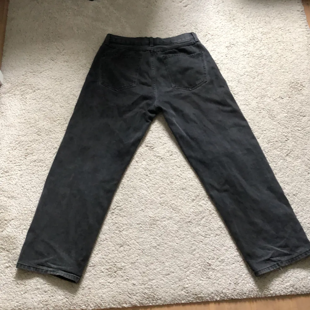 Baggy jeans från emporia. Säljer för d inte min stil längre. Kom privat för fler bilder och frågor✅. Jeans & Byxor.